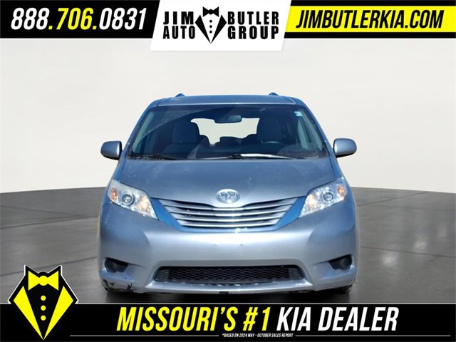 Used 2017 Toyota Sienna LE image 29