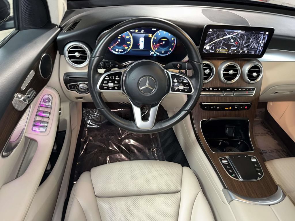 Used 2022 Mercedes-Benz GLC 300 4MATIC w/ Multimedia Package Lite image 4