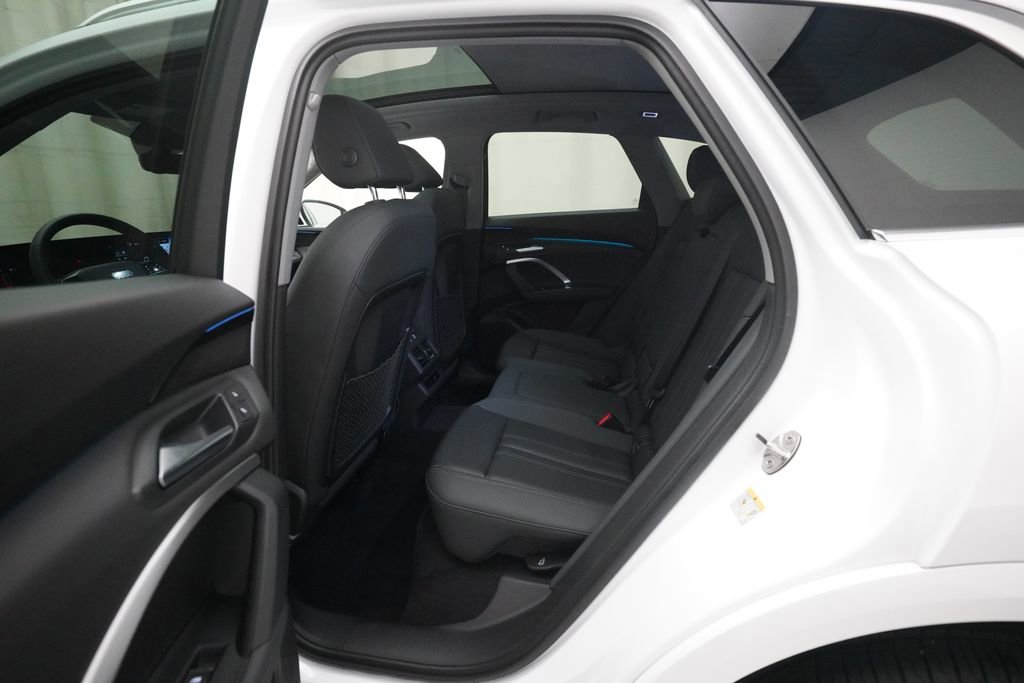 Used 2025 Audi Q5 Premium w/ Convenience Package image 32