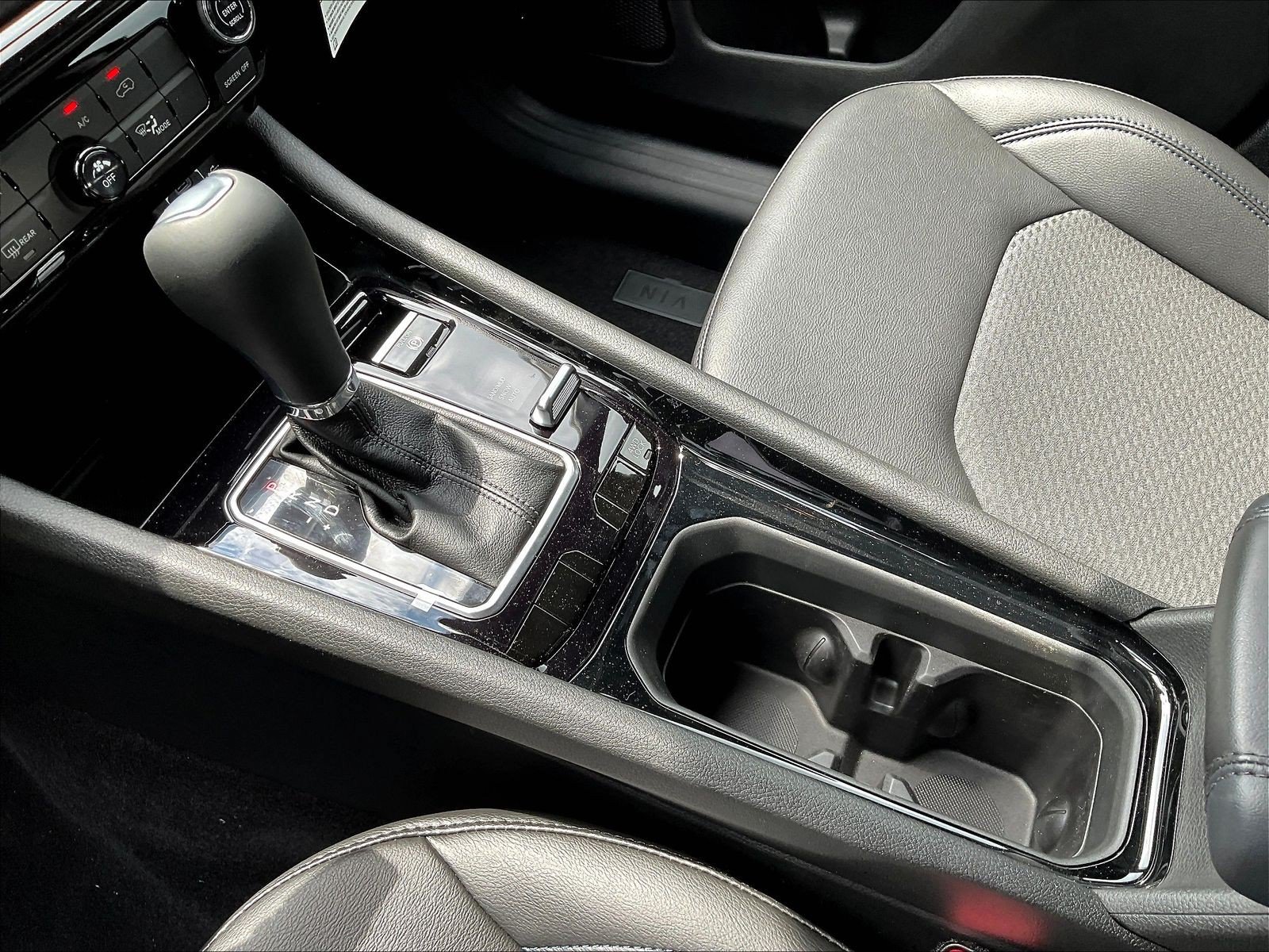 New 2026 Jeep Compass Latitude AWD/4WD image 12