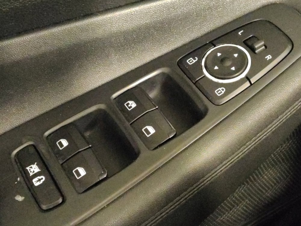 Used 2019 Hyundai Santa Fe SE image 27