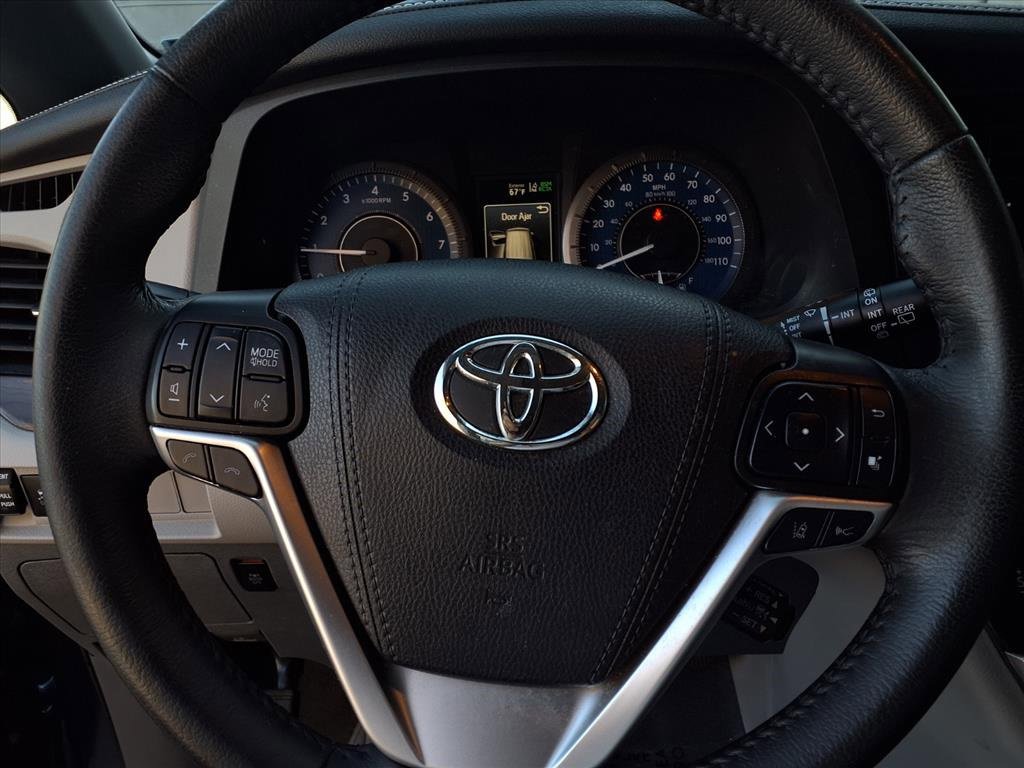 Certified 2020 Toyota Sienna XLE image 10