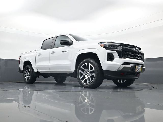 Used 2024 Chevrolet Colorado Z71 w/ Z71 Convenience Package 2 AWD/4WD image 23