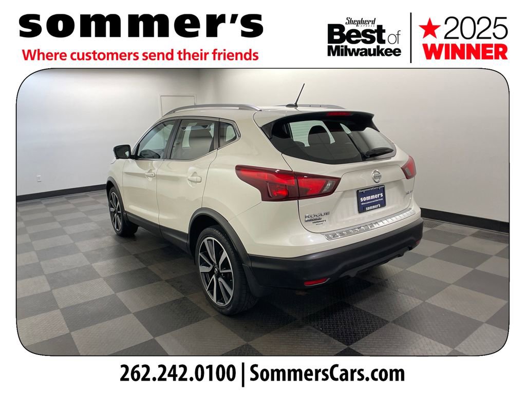 Used 2017 Nissan Rogue Sport SL w/ SL Premium Package image 3