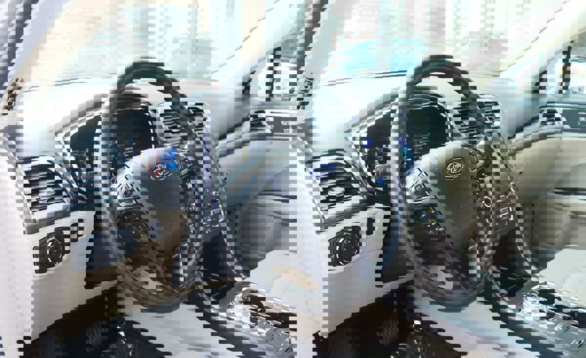 Used 2019 Ford Fusion SE image 35