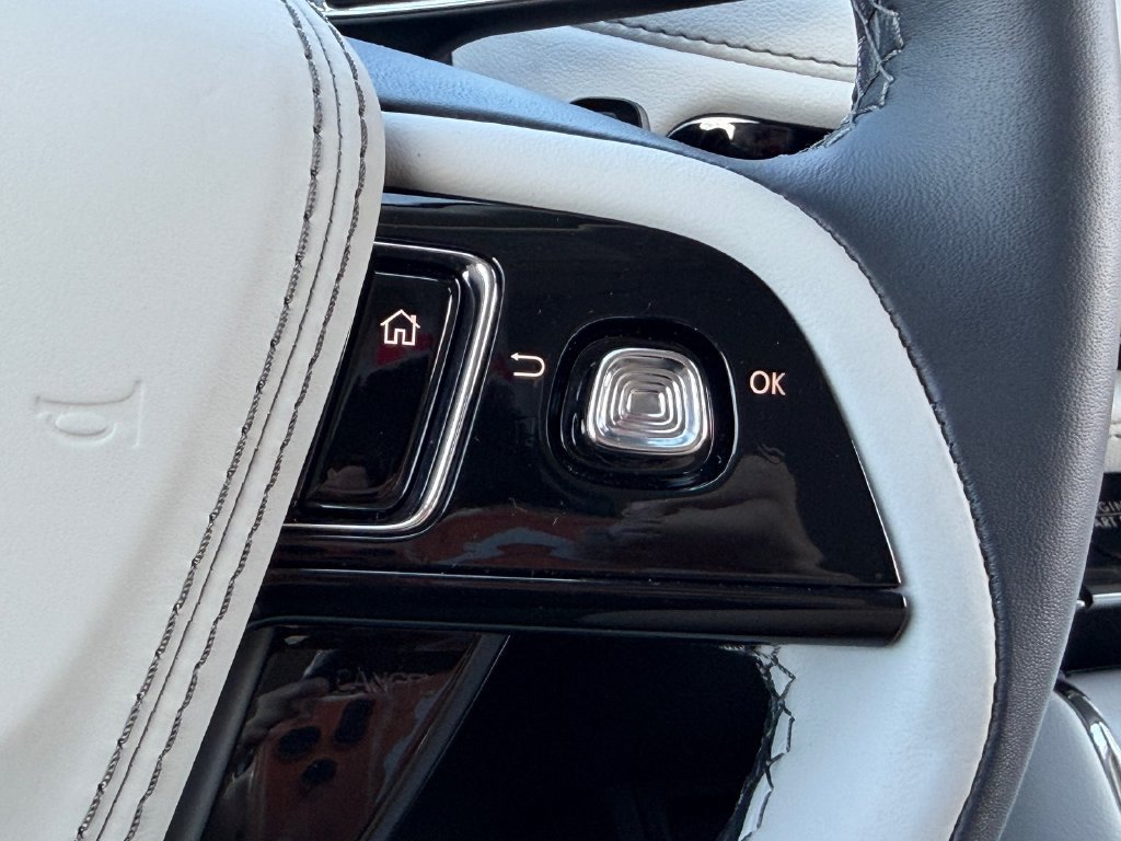 New 2026 Lincoln Aviator Reserve AWD/4WD image 12