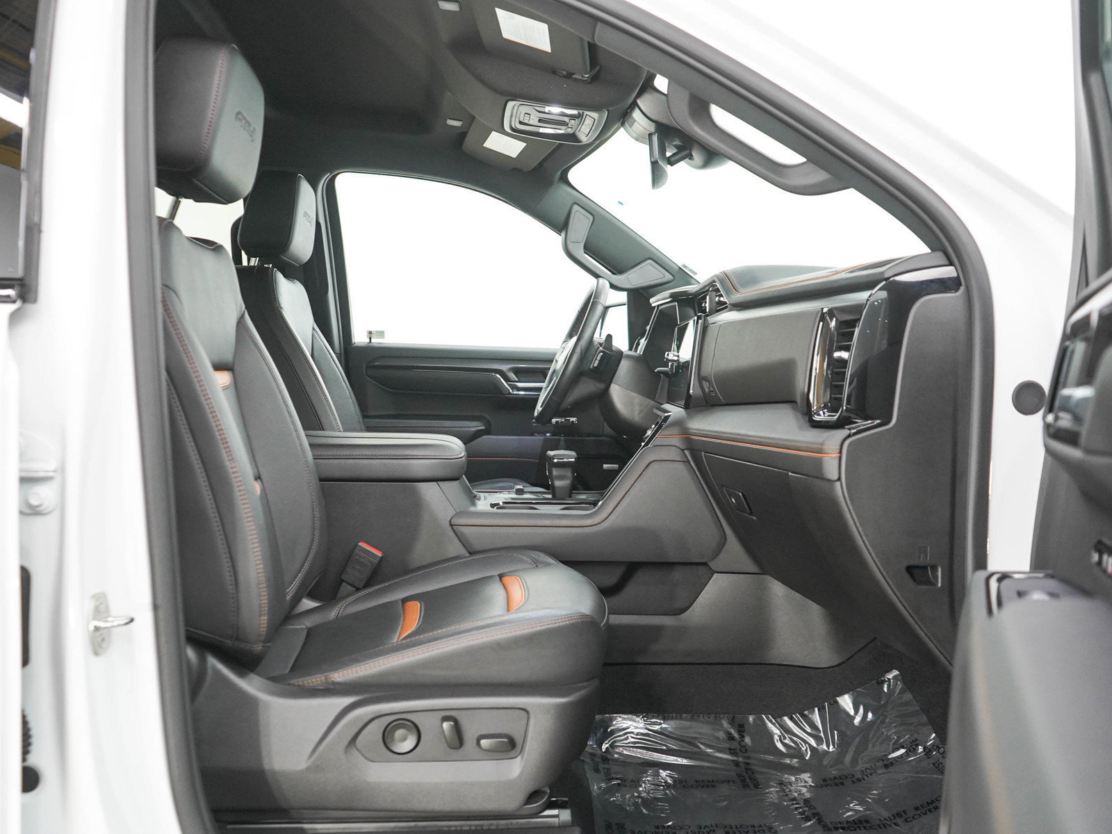 Used 2024 GMC Sierra 1500 AT4 w/ AT4 Preferred Package AWD/4WD image 11