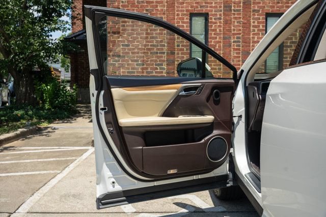 Used 2019 Lexus RX 350L AWD image 16