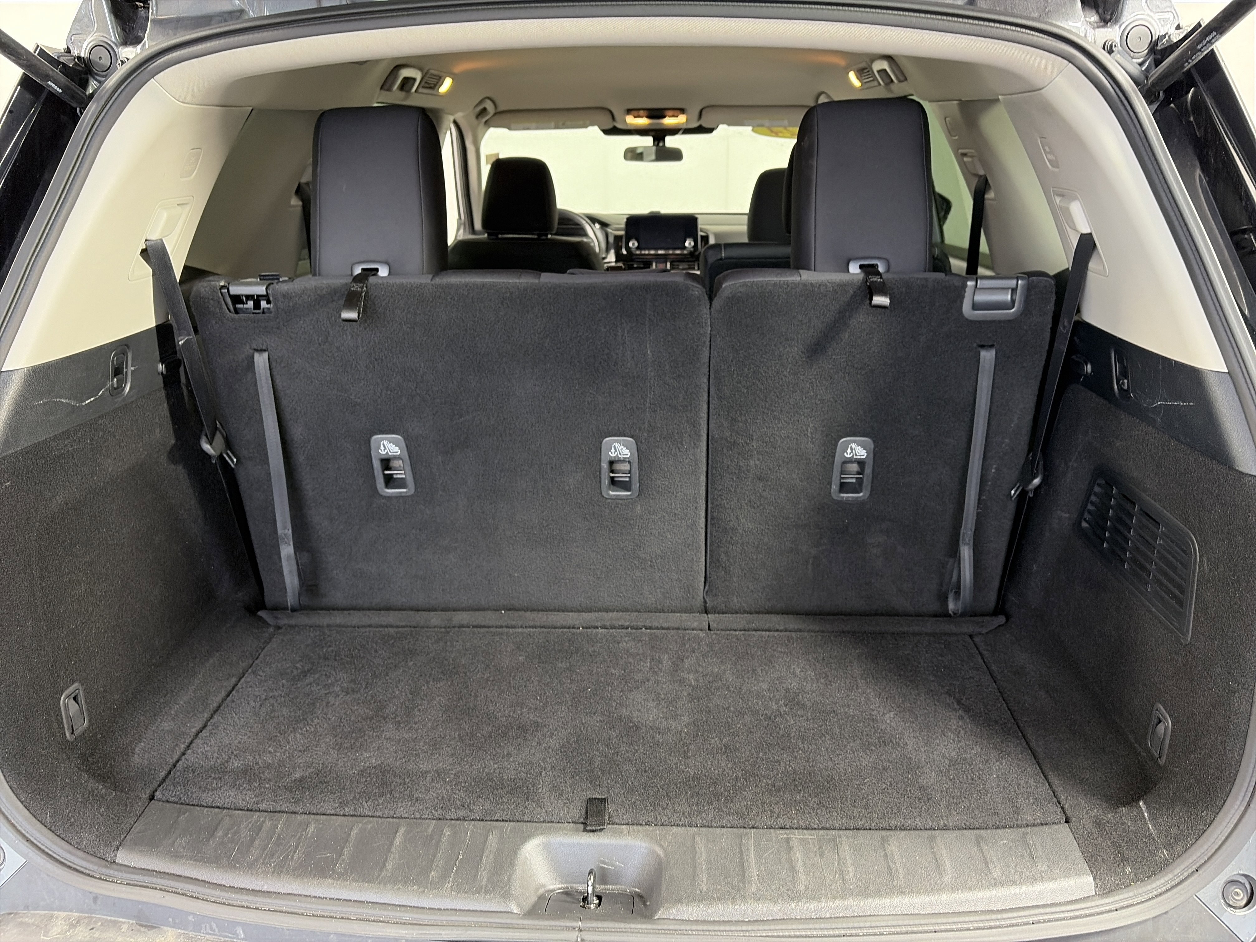 Used 2024 Nissan Pathfinder SV image 15