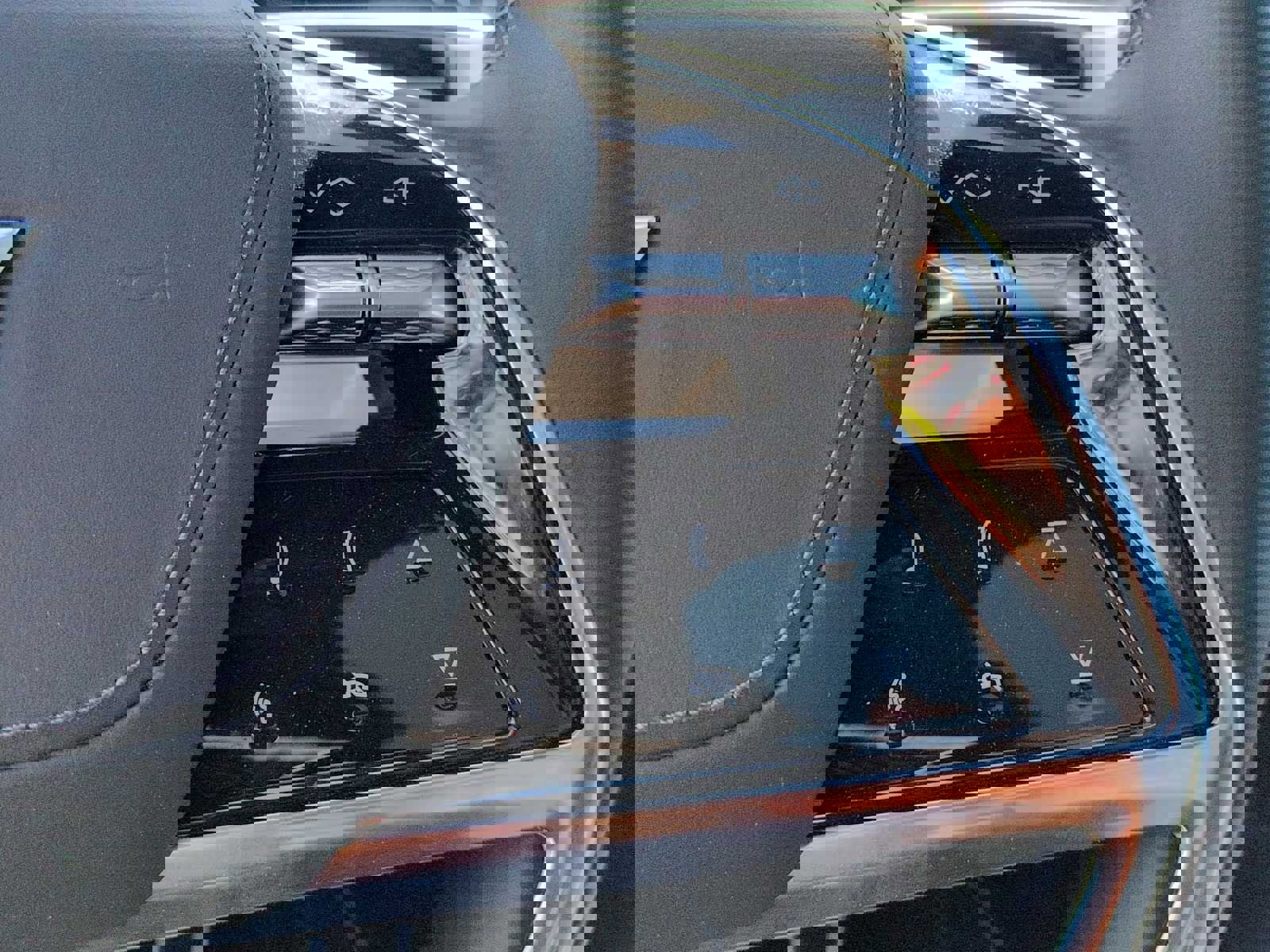 New 2026 Cadillac Vistiq Platinum image 16