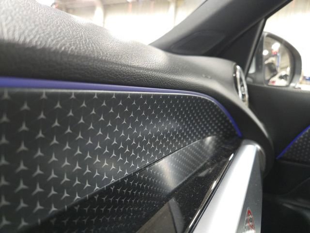 Used 2025 Mercedes-Benz GLB 250 4MATIC image 9