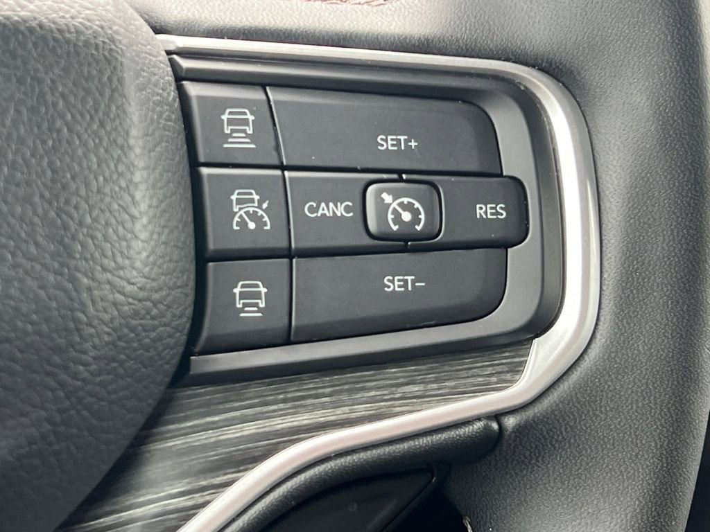 Used 2024 Jeep Wagoneer Series II w/ Flexible Seating Group RWD image 12