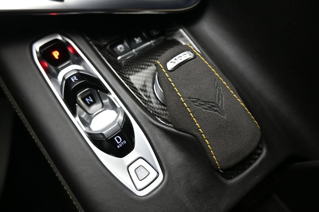 Used 2021 Chevrolet Corvette Stingray Premium Conv w/ Z51 Performance Package RWD image 21