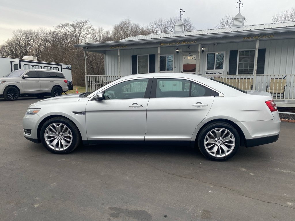 Used 2018 Ford Taurus Limited FWD image 8