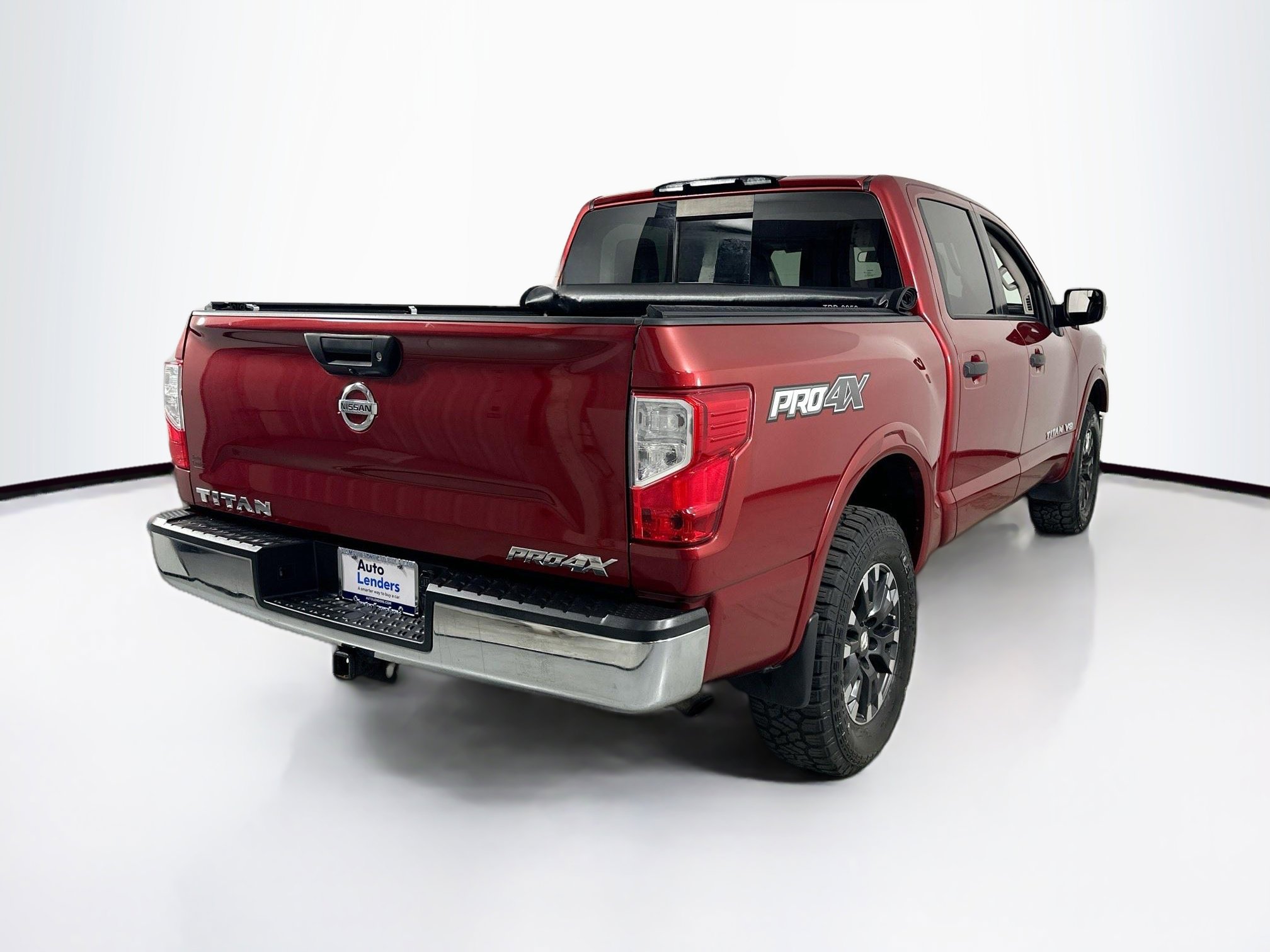 Used 2019 Nissan Titan PRO-4X image 5