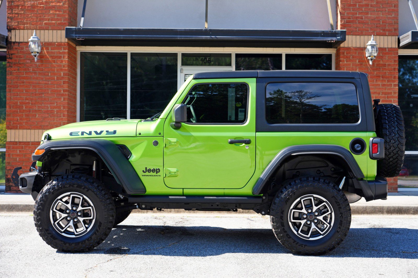 Used 2025 Jeep Wrangler Sport AWD/4WD image 50