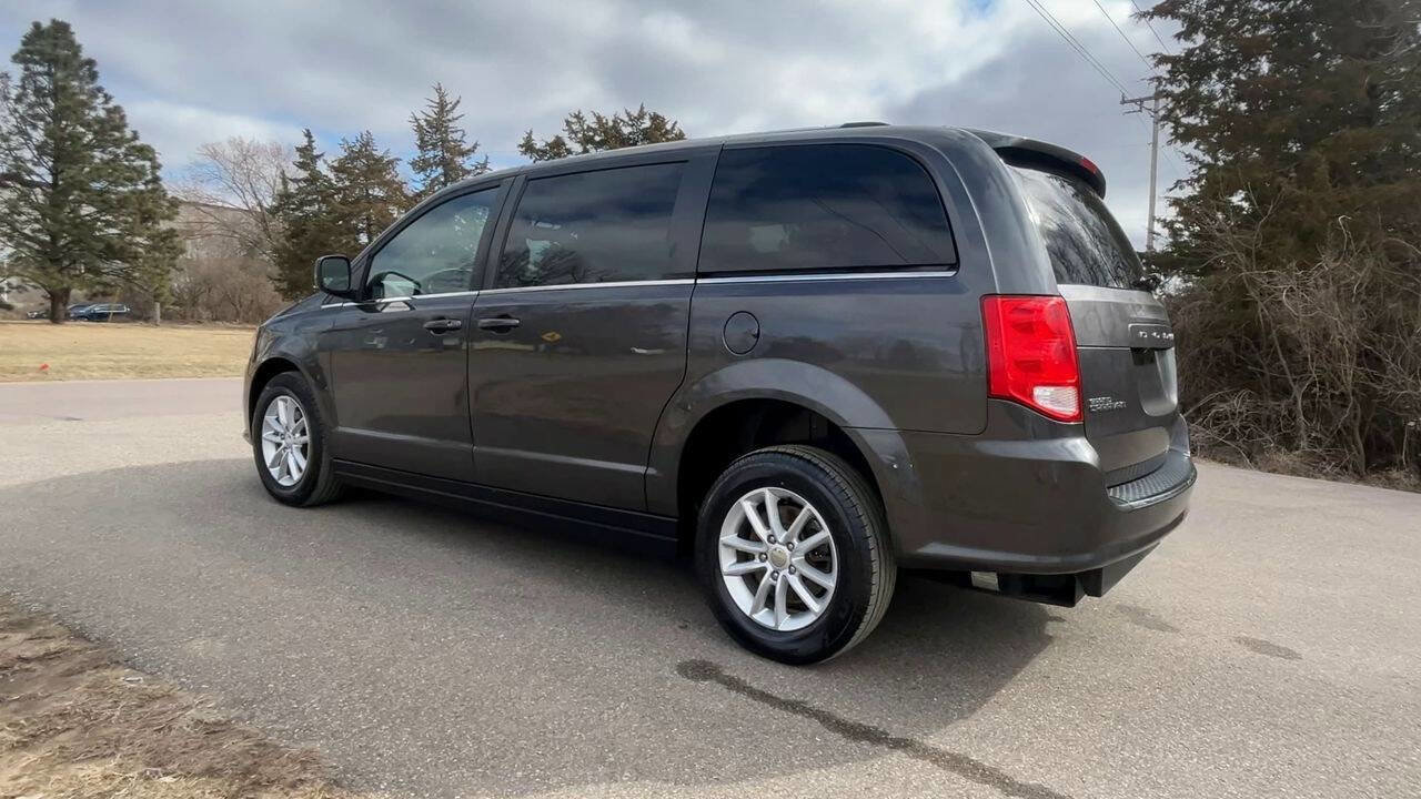 Used 2018 Dodge Grand Caravan SXT image 4
