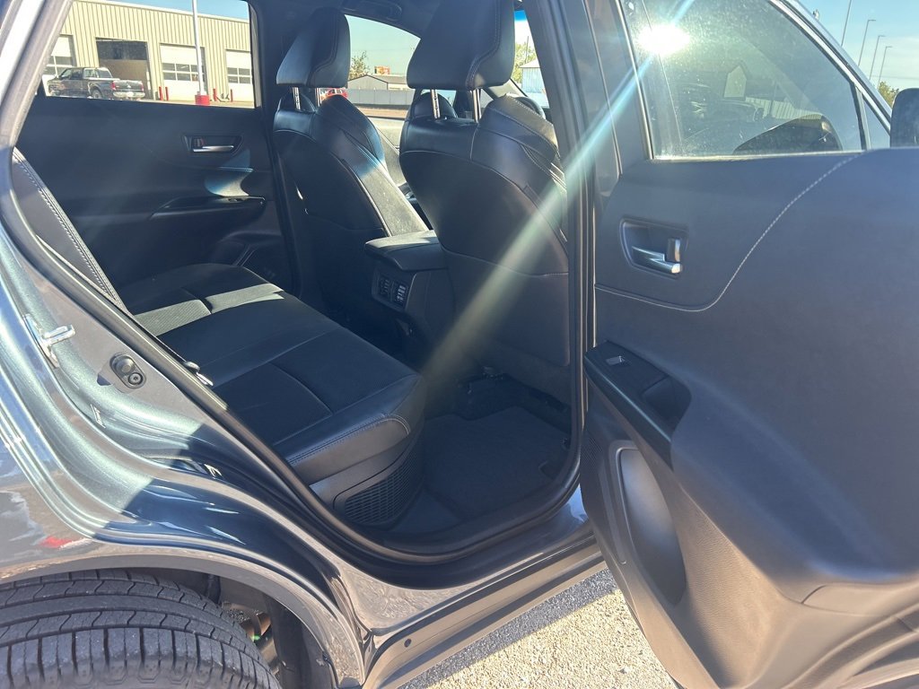 Used 2021 Toyota Venza Limited w/ Carpet Mat Package (TMS) image 22