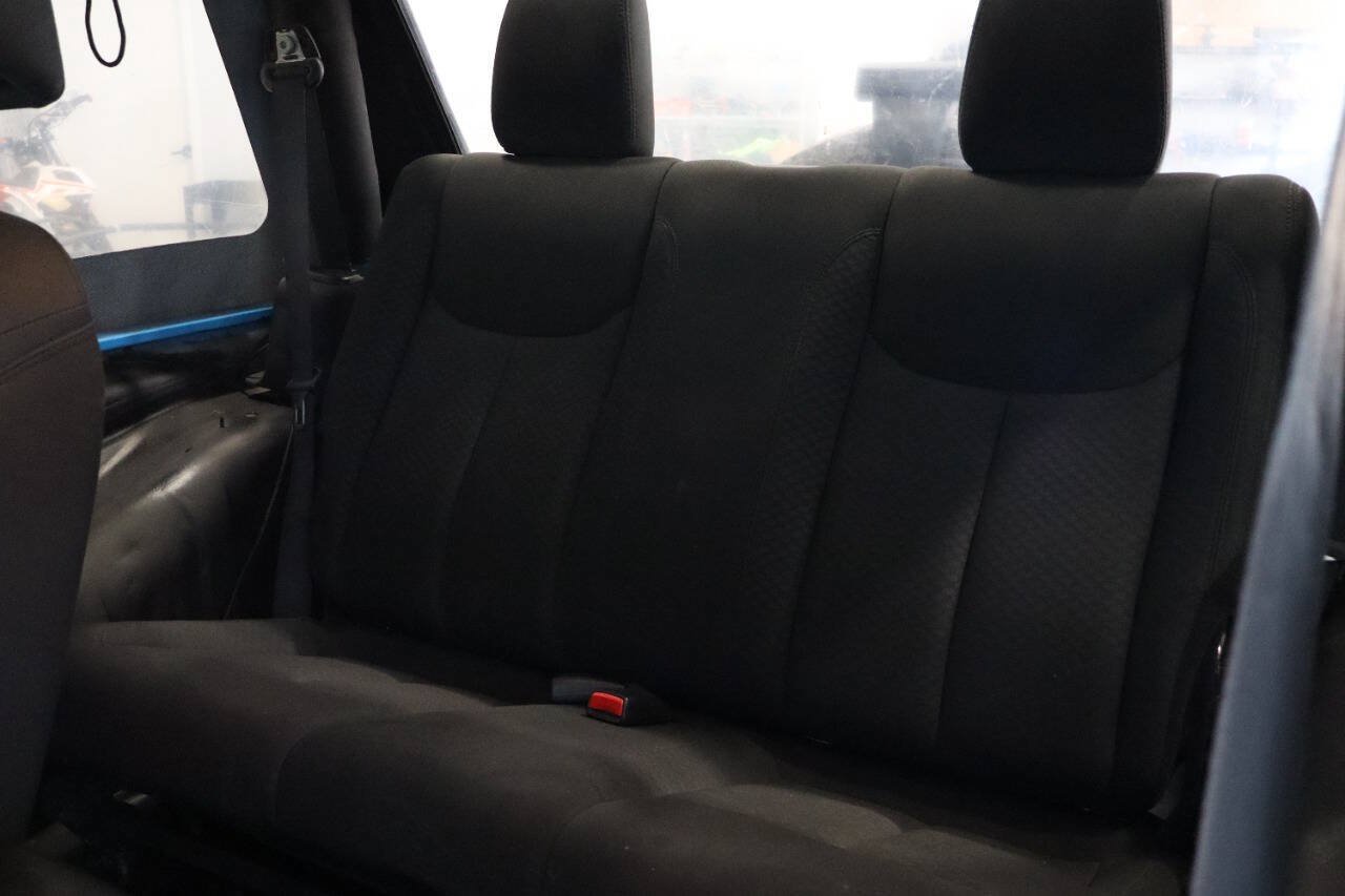 Used 2017 Jeep Wrangler Sport AWD/4WD image 14