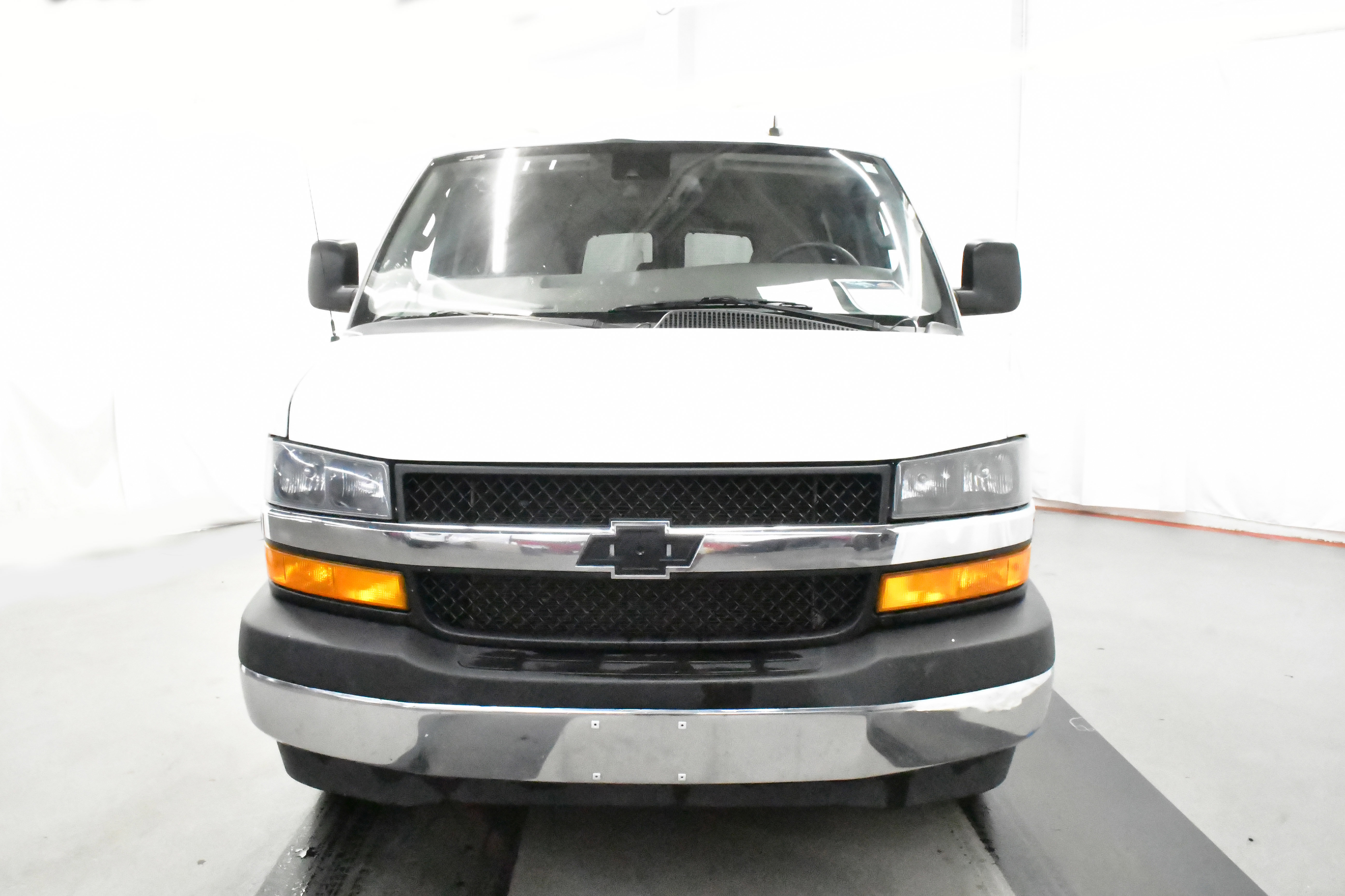 Used 2023 Chevrolet Express 3500 LS image 5