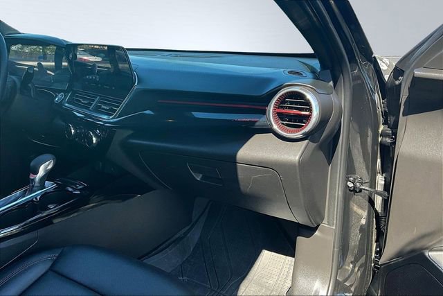 Used 2025 Chevrolet Trax RS w/ Driver Confidence Package FWD image 24