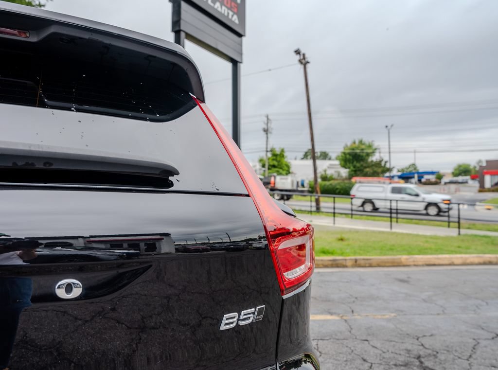 Used 2025 Volvo XC40 B5 Plus AWD/4WD image 28