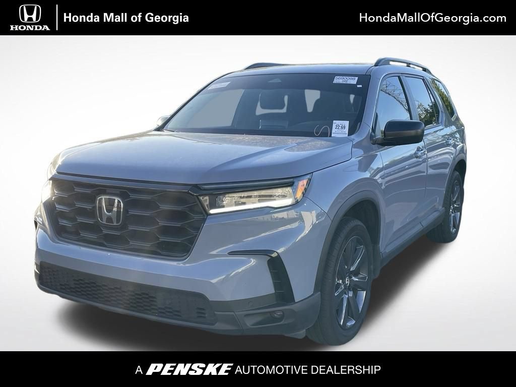 Used 2025 Honda Pilot Sport image 1