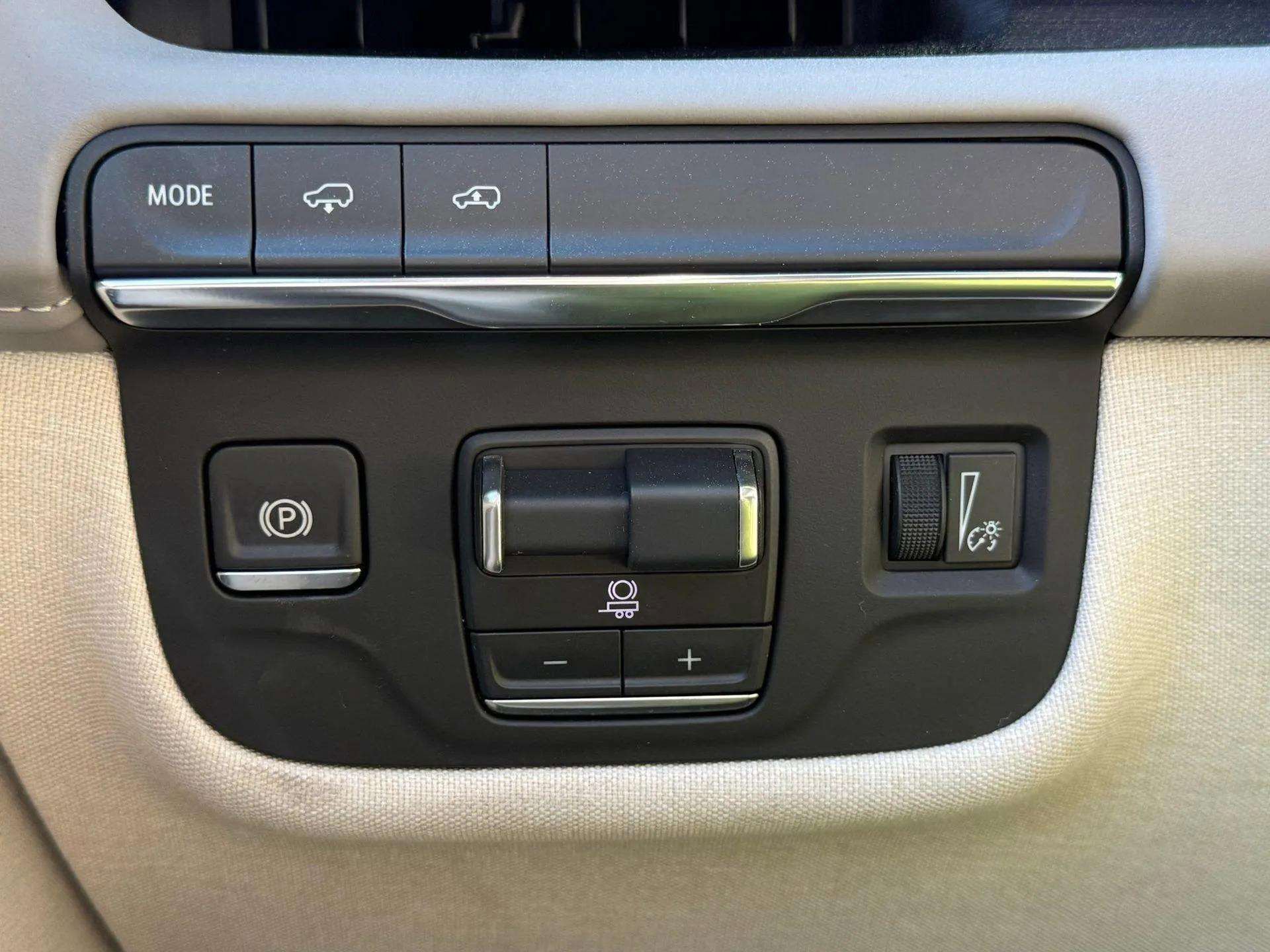 Used 2024 Cadillac Escalade ESV Sport Platinum w/ Heavy-Duty Trailer Package image 42