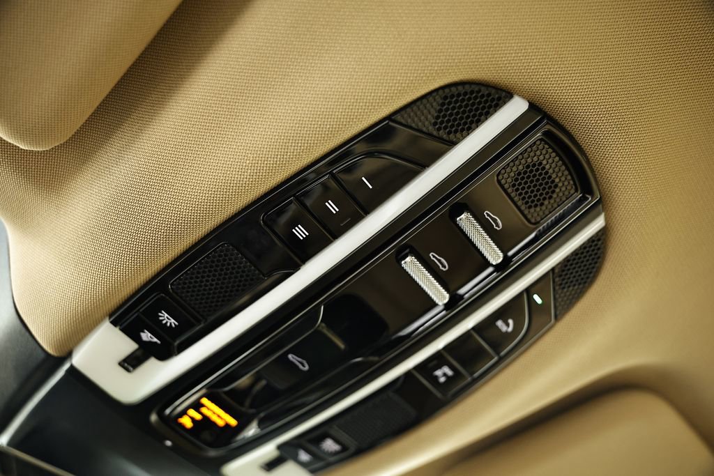 Certified 2023 Porsche Panamera image 41