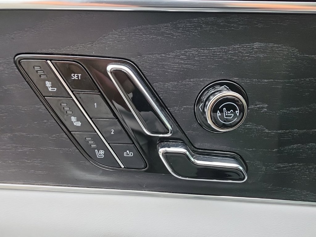 Used 2023 Cadillac Lyriq 2WD image 15