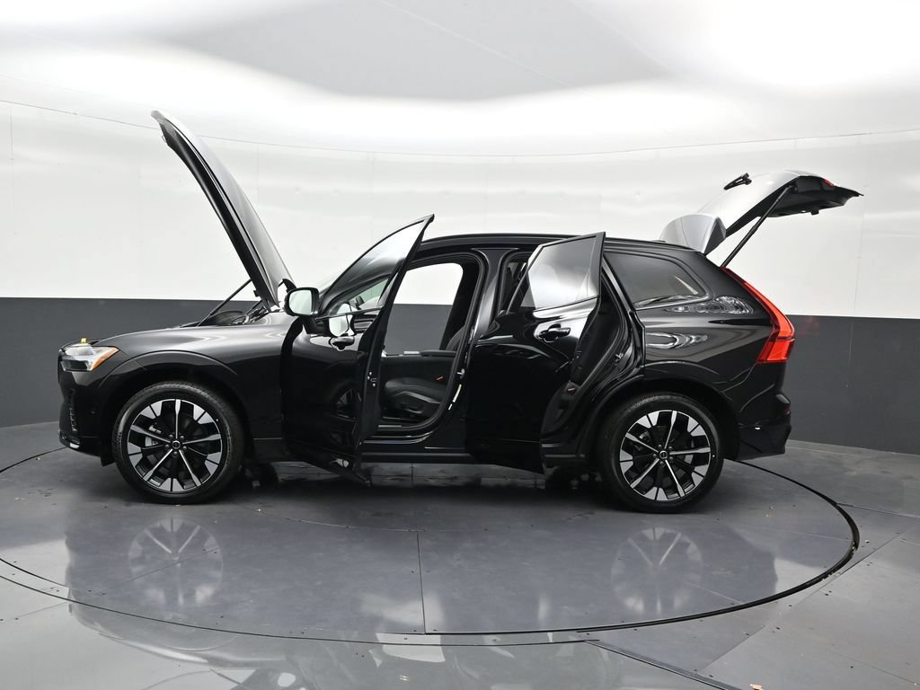 New 2026 Volvo XC60 B5 Plus AWD/4WD image 30