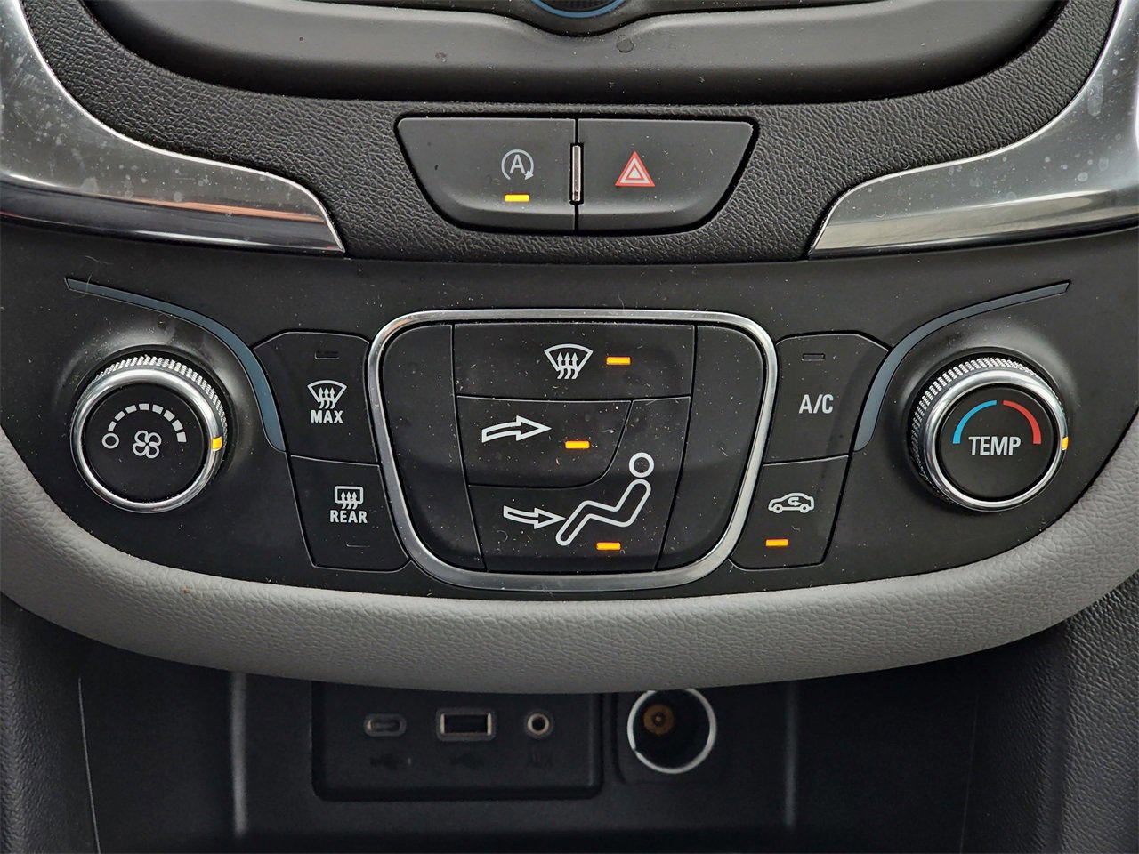 Used 2024 Chevrolet Equinox LS image 26