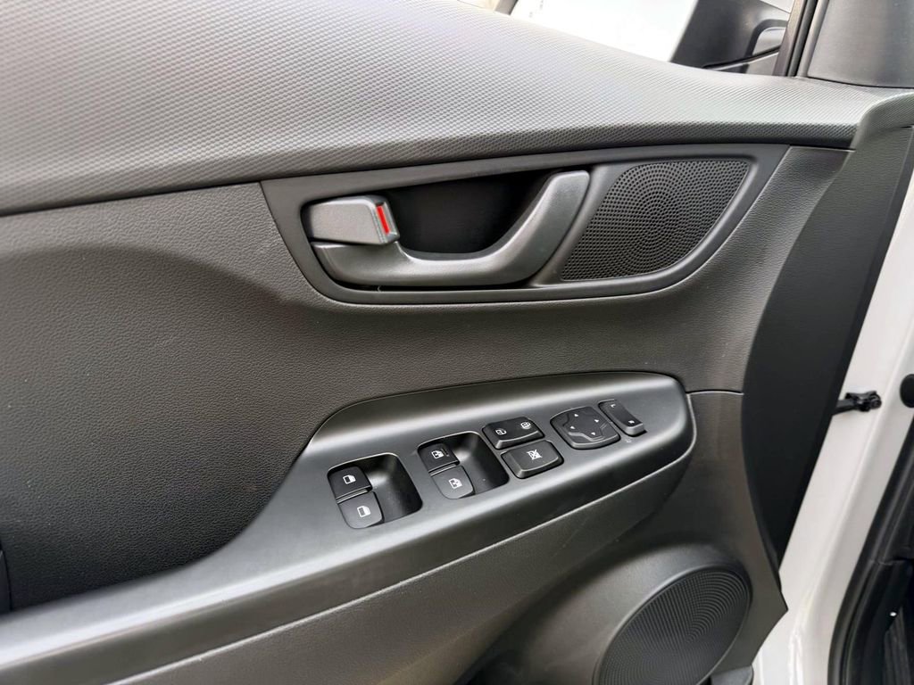 Certified 2023 Hyundai Kona SEL image 17