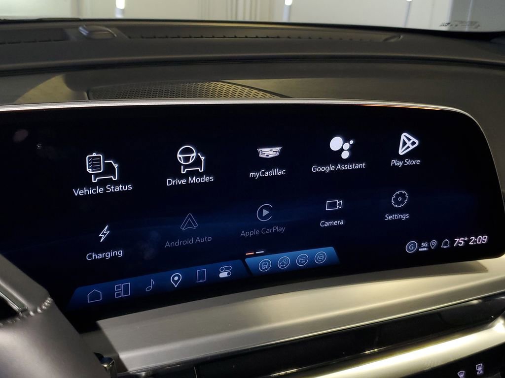 New 2026 Cadillac Lyriq Sport RWD image 21