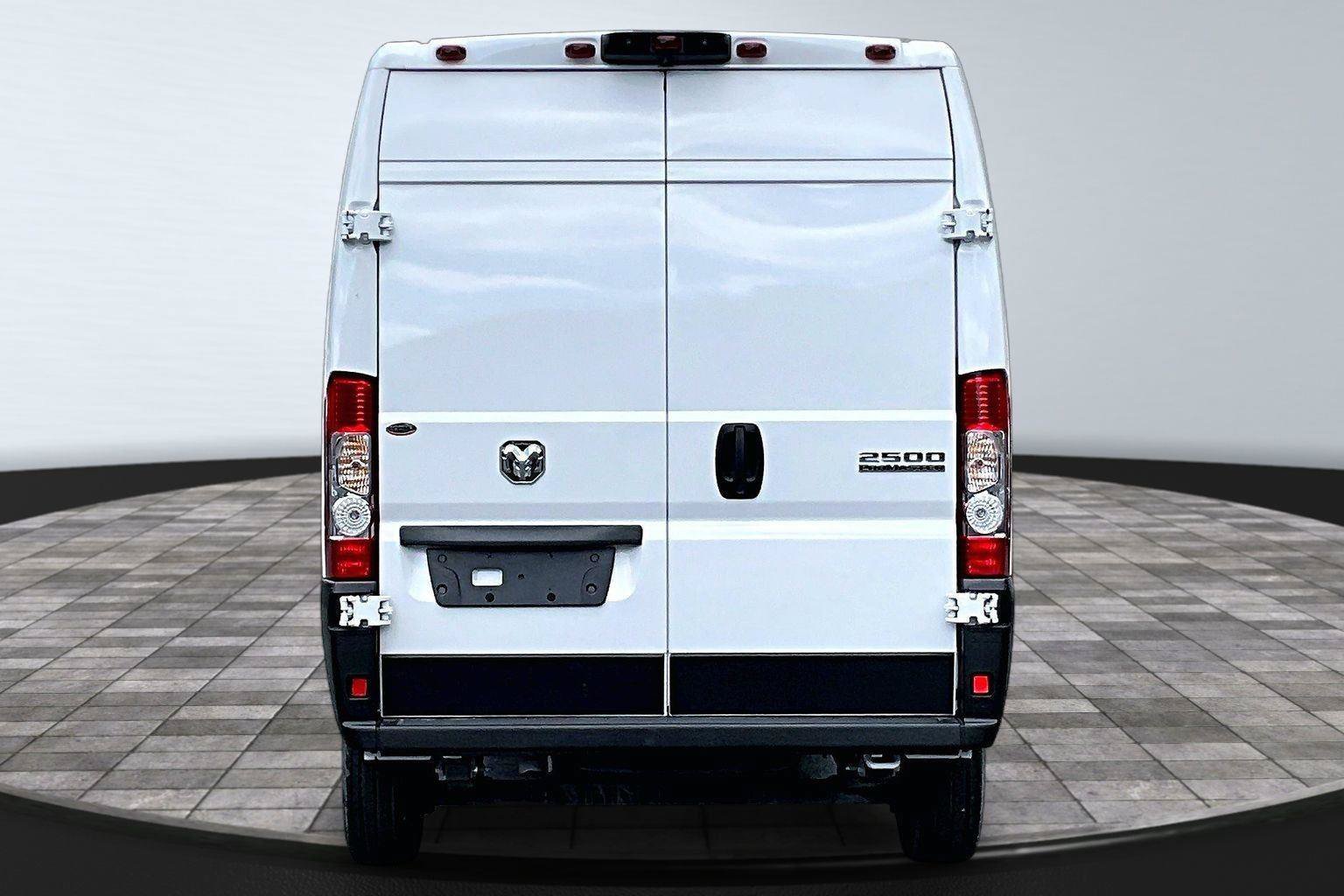 Used 2025 RAM ProMaster 2500 w/ Convenience Group FWD image 4