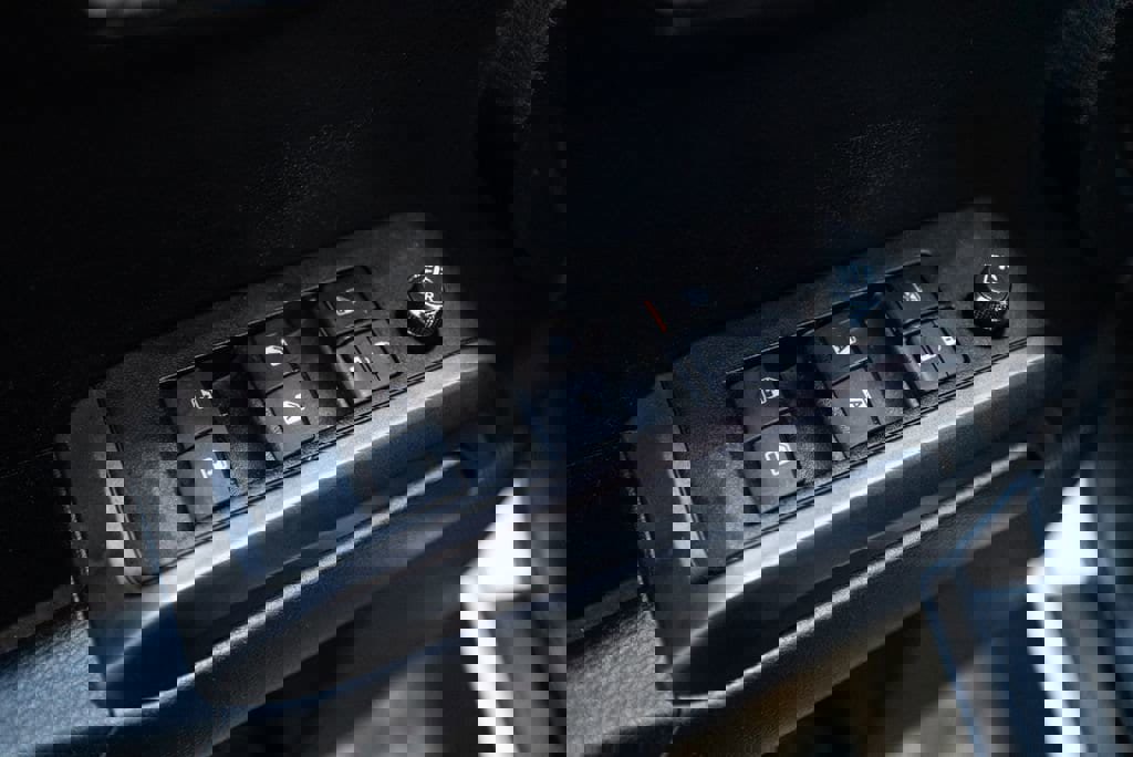 Used 2018 Toyota Tacoma TRD Off-Road w/ Technology Package image 21