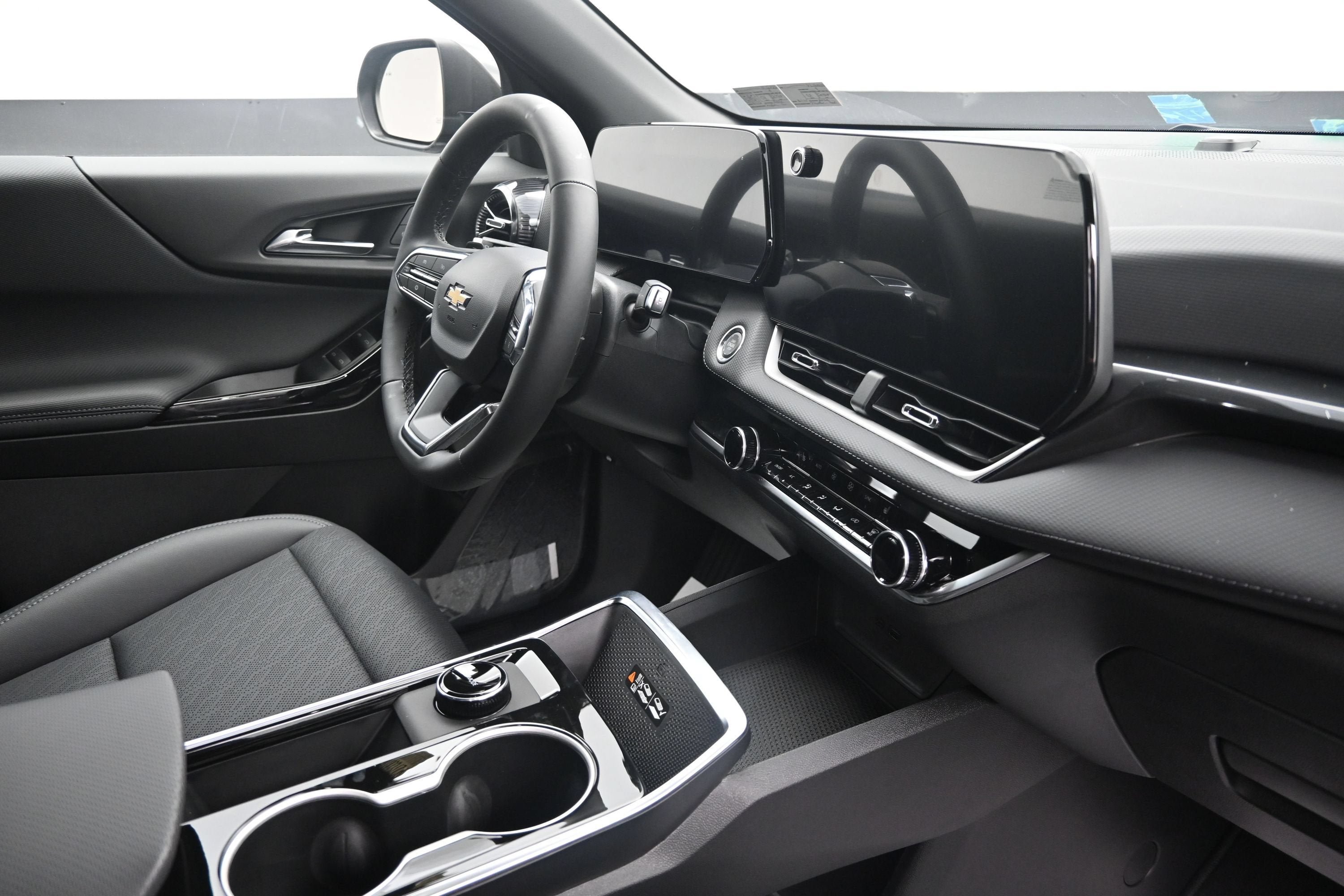 New 2027 Chevrolet Equinox LT w/ Convenience Package II FWD image 35