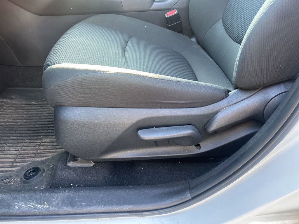 Used 2023 Toyota RAV4 LE image 19