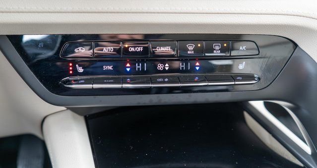 Used 2023 Buick Envision Preferred image 27