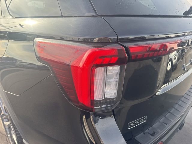 Used 2025 Ford Explorer ST-Line w/ ST-Line Street Pack image 25