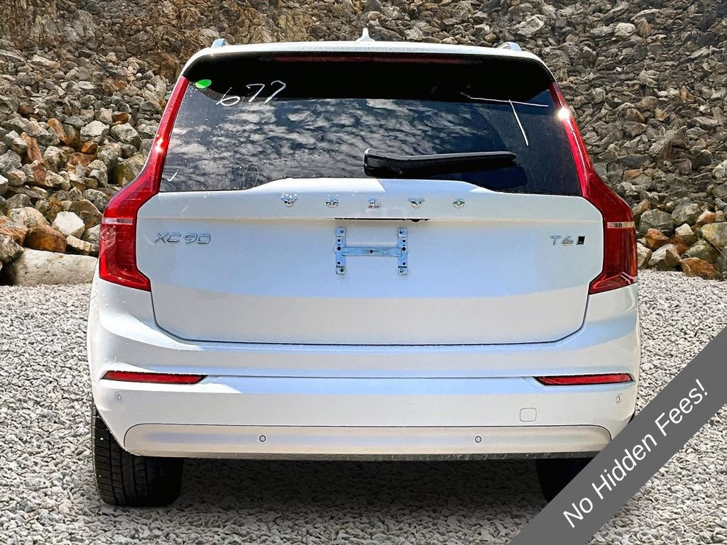 Used 2022 Volvo XC90 T6 Momentum AWD/4WD image 4