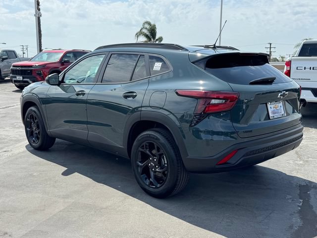 New 2026 Chevrolet Trax LT w/ Midnight Edition FWD image 3