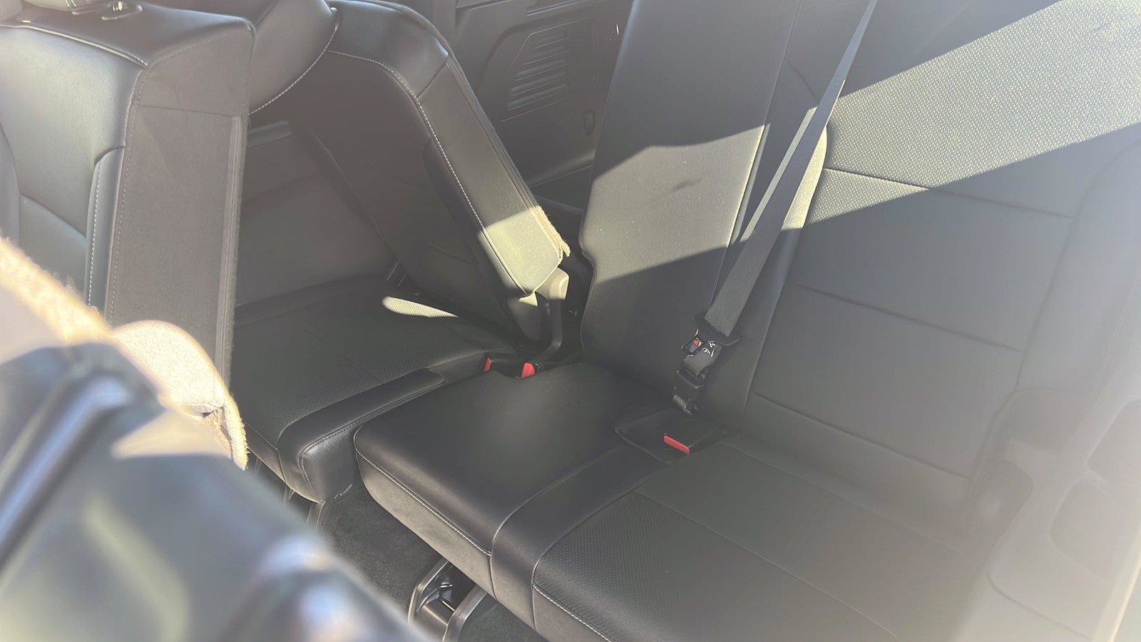 Used 2026 Chevrolet Traverse LT w/ Sun and Wheel Package FWD image 17