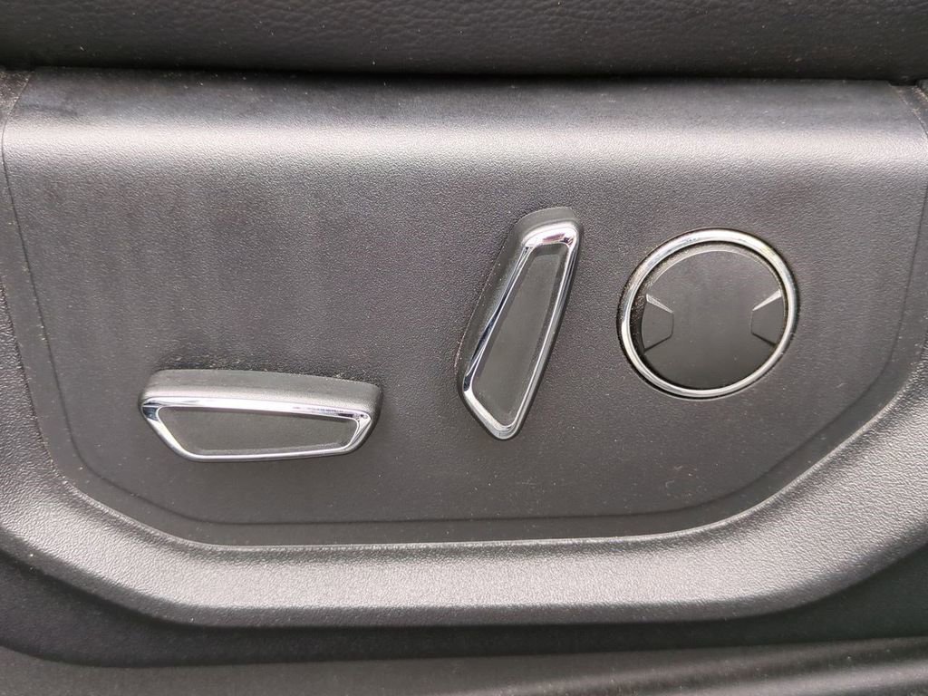 Used 2015 Ford F150 Lariat image 20