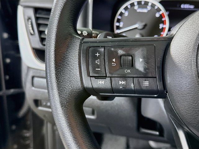 Used 2023 Nissan Rogue S FWD image 13
