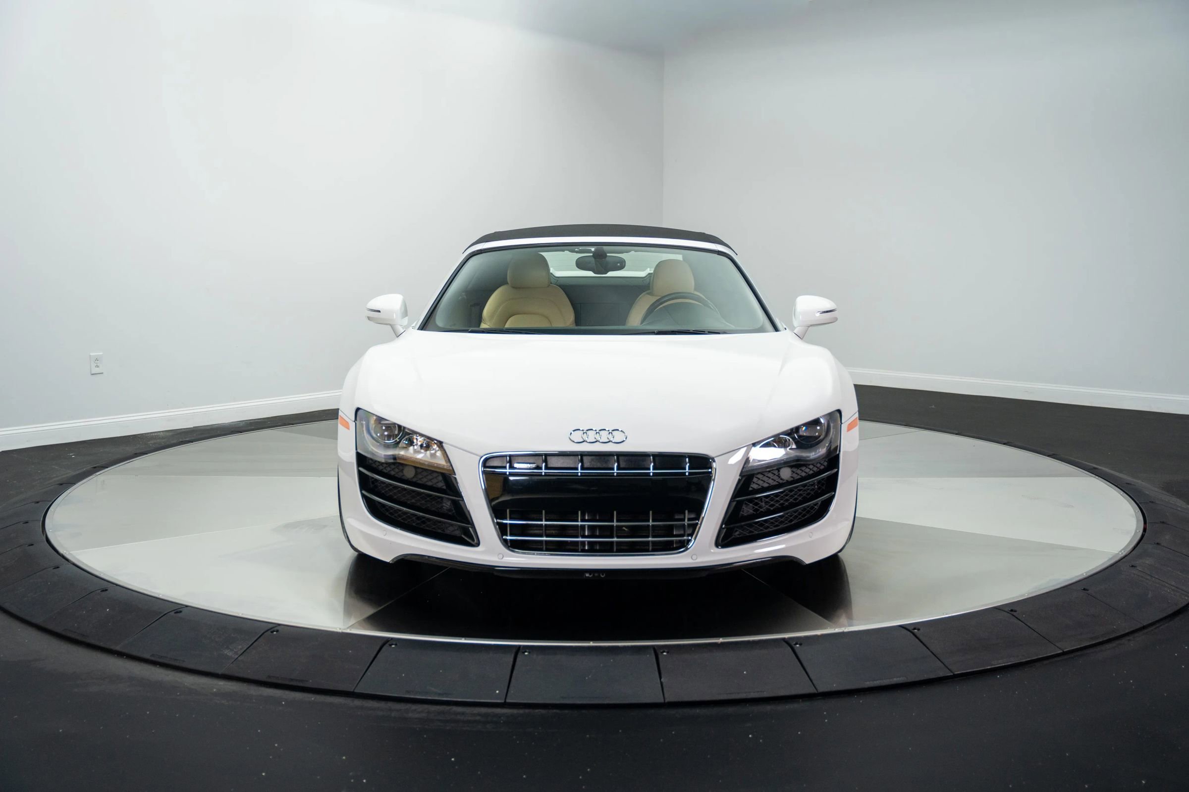 Used 2011 Audi R8 V10 image 12