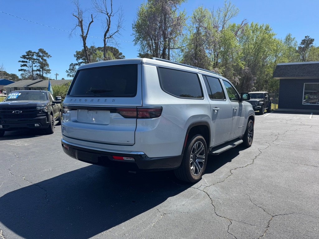 Used 2024 Jeep Wagoneer L Series II w/ Flexible Seating Group image 5
