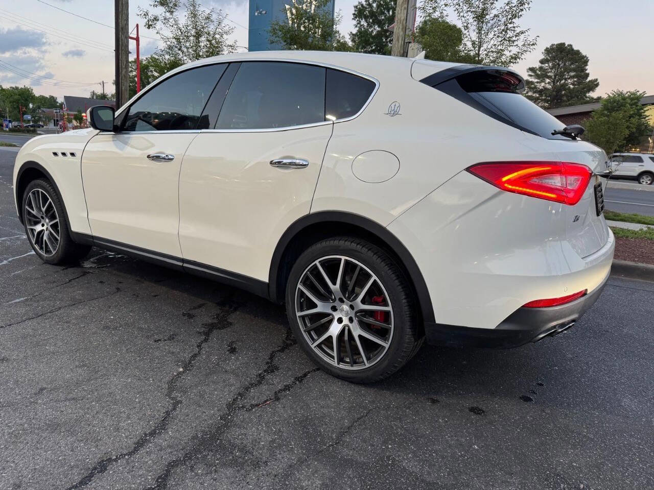 Used 2018 Maserati Levante image 5