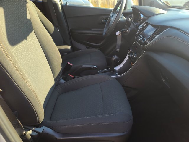 Used 2022 Chevrolet Trax LS w/ Tint and Cruise Package image 18