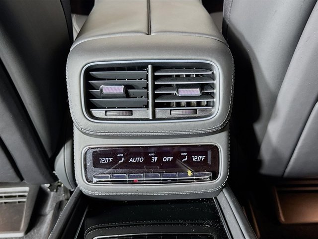 Used 2024 Mercedes-Benz Maybach GLS 600 4MATIC image 27